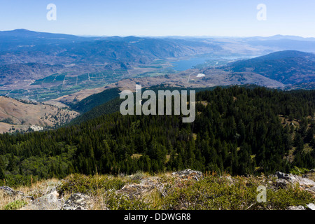 Blick auf South Okanagan Valley und Osoyoos Lake vom Gipfel von Mount Kobau. Südliche Okanagan Grasland geschützt Bereich, BC, Kanada. Stockfoto