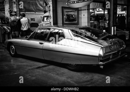 Ein Hochleistungs-Coupé Citroen SM (schwarz und weiß), Rückansicht Stockfoto