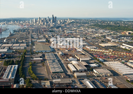 Retro-Bild von Seattle Skyline und South Industrial Area Stockfoto