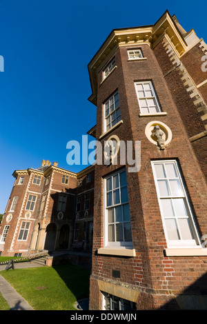 Seitenansicht der vorderen Fassade des Ham House. Surrey. VEREINIGTES KÖNIGREICH. Stockfoto