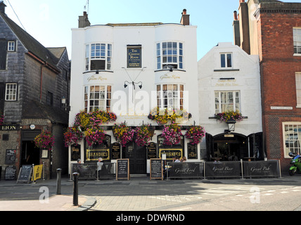 Der Besitz der Golden Lion Group in The Lanes Bereich von Brighton Cricketers Pub Stockfoto