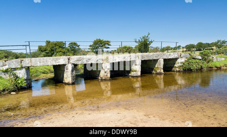 Delphi Clapper Bridge in der Nähe von St Breward Bodmin Moor Cornwall England UK Europa Stockfoto