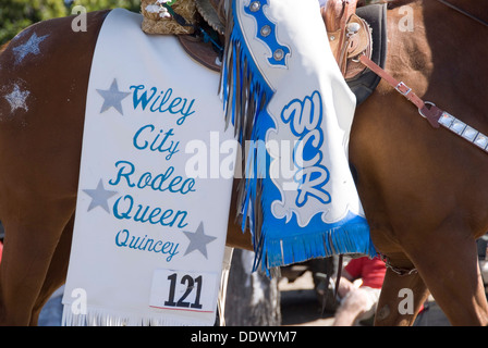 Hautnah auf Lederchaps von Wiley Stadt Rodeo Queen, Cowgirl Reiten in Ellensburg Rodeo Western Parade, WA, USA Stockfoto