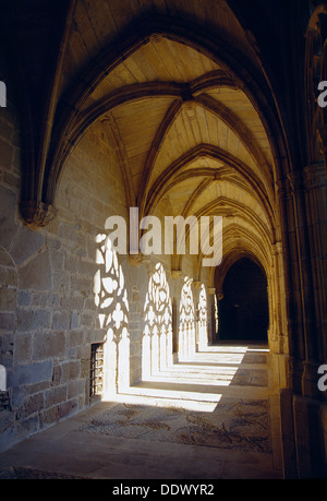 Gotischer Kreuzgang. Kloster von La Oliva, Carcastillo, Navarra, Spanien. Stockfoto