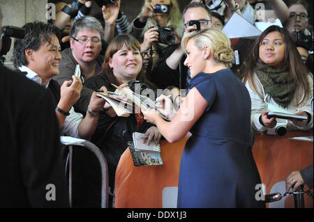Toronto, Ontario, Kanada. 7. September 2013. Schauspielerin KATE WINSLET besucht die "Labor Day" Premiere während der 2013 Toronto International Film Festival im Ryerson Theatre am 7. September 2013 in Toronto, Kanada. Bildnachweis: Igor Vidyashev/ZUMAPRESS.com/Alamy Live-Nachrichten Stockfoto