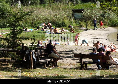 Otomin, Polen 8. September 2013 Menschen letzte Suny Tag in diesem Sommer genießen. Meteorologen prognostizieren großen Kühl- und Starkregen in den nächsten Tagen. Bildnachweis: Michal Fludra/Alamy Live-Nachrichten Stockfoto