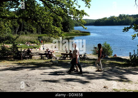 Otomin, Polen 8. September 2013 Menschen letzte Suny Tag in diesem Sommer genießen. Meteorologen prognostizieren großen Kühl- und Starkregen in den nächsten Tagen. Bildnachweis: Michal Fludra/Alamy Live-Nachrichten Stockfoto