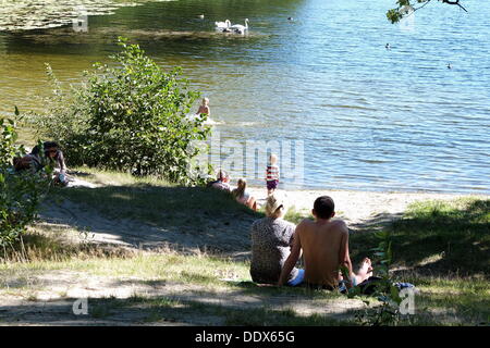 Otomin, Polen 8. September 2013 Menschen letzte Suny Tag in diesem Sommer genießen. Meteorologen prognostizieren großen Kühl- und Starkregen in den nächsten Tagen. Bildnachweis: Michal Fludra/Alamy Live-Nachrichten Stockfoto