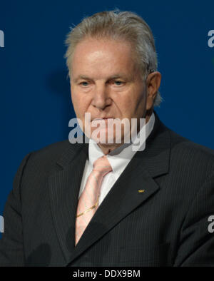 Buenos Aires, Argentinien. 08. Sep, 2013. IOC-Mitglied Denis Oswald hält eine Rede bei the125th IOC-Session im Hilton Hotel in Buenos Aires, Argentinien, 8. September 2013. Foto: Arne Dedert/Dpa/Alamy Live-Nachrichten Stockfoto