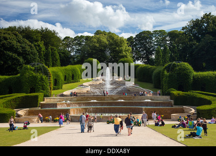 Alnwick Gardens mit dem Kaskadenbrunnen Stockfoto