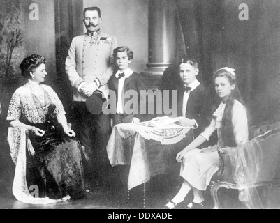 Franz Ferdinand, Erzherzog von Österreich mit mit seiner Frau Sophie, Herzogin von Hohenberg und ihre Kinder Stockfoto