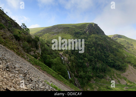 Ein Blick in Richtung Aber fällt, Snowdonia Stockfoto