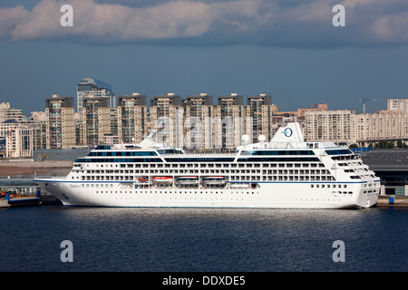 MS Nautica Kreuzfahrtschiff betrieben von Oceania Cruises angedockt an St.Petersburg Russland Stockfoto