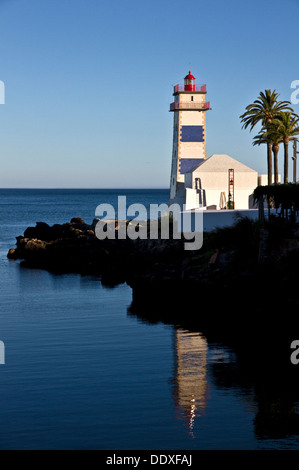 Santa Marta Leuchtturm, Cascais, Lissabons Küste, Estremadura, Portugal. Stockfoto