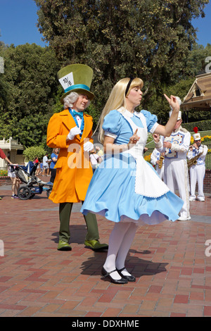 Disneyland Resort, Alice im Wunderland und Mad Hatter, Freizeitpark, Anaheim, Kalifornien Stockfoto