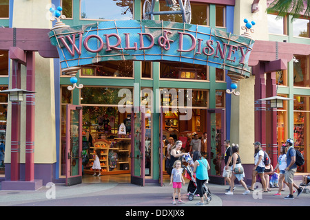 Welt der Disney Store, Innenstadt von Disneyland, Anaheim, Kalifornien Stockfoto