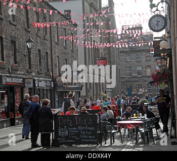 Rose Street, Edinburgh, Schottland, UK einen Platz zum trinken, Essen, party Stockfoto