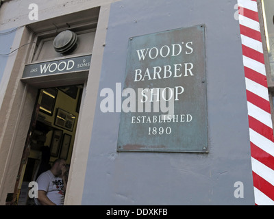 Woods Barber Shop, ab 1890, Drummond St, Edinburgh, Schottland, Großbritannien Stockfoto