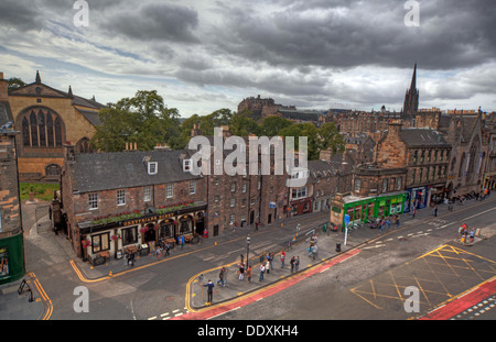 Edinburghs Grey Friars, Tolbooth, George Street und Candlemaker Row, Stadtzentrum, Lothians, Schottland, Großbritannien, Unter launischem Himmel Stockfoto