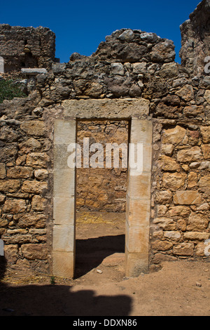 Eine Tür in den Ruinen der Stadt Aptera in Nord Kreta. Stockfoto