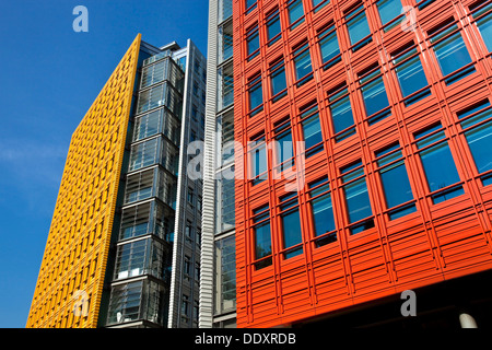 Farbenfrohe Bürogebäude, Central Saint Giles Entwicklung, London, England Stockfoto