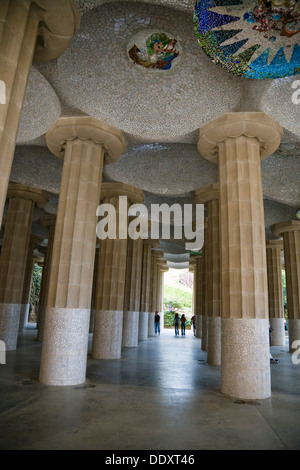 Die Zimmer der hundert Spalten, Park Güell, Barcelona, Spanien, 2007. Künstler: Samuel Magál Stockfoto