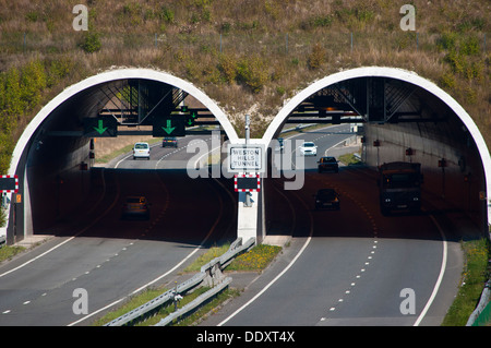 Weston Hügel-Tunnel Twin Straßentunnel Stockfoto