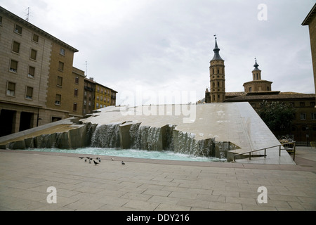 Brunnen der Hispanidad (Fuente De La Hispanidad), Zaragoza, Spanien, 2007. Künstler: Samuel Magál Stockfoto