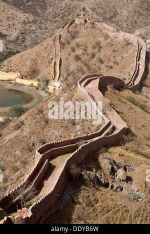 Stadtmauer von Jaigarh Fort, Bernstein, Rajasthan, Indien, Asien Stockfoto