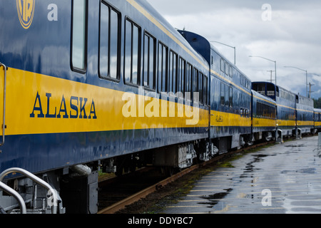 Alaska Railroad Zugwagen sind bereit für Touristen und Fracht Stockfoto