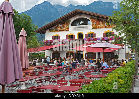 Mohrenplatz Restaurant mit Lueftlmalerei Wandmalereien, Garmisch-Partenkirchen, Bayern Stockfoto