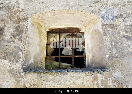 Alte Fenster mit Gitterstäben, Schaeftlarn Abbey, Schäftlarn, Bayern Stockfoto