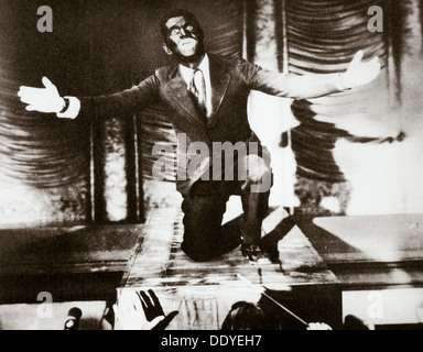 Al Jolson, US-amerikanischer Sänger, in der letzten Szene aus dem Film "The Jazz Singer", 1927. Künstler: unbekannt Stockfoto