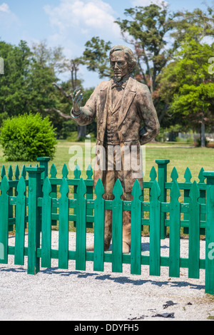 Statue des konföderierten Präsidenten Jefferson Davis in Beauvoir Plantage, seinem Nachkriegs-Haus in Biloxi, MS Stockfoto