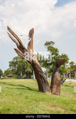 Skulpturen von Wildtieren durch Dayton Scroggins geschnitzt aus Baumstämmen beschädigt durch den Hurrikan Katrina an der Golfküste von Mississippi Stockfoto