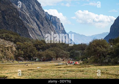 Pisco Tal Campingplatz im Nationalpark Huascarán, peruanischen Anden. Stockfoto