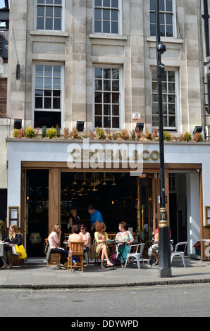 Mittel- und Co Restaurant in Great Marlborough Street, Soho, London, Großbritannien Stockfoto