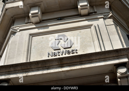 NatWest Logo über eine Bank-Eingang, Regent Street, London, UK. Stockfoto