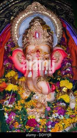 Hinduistische Elefantengott. Lord Ganesha Statue. Ganesha Chaturthi Festival Puttaparthi, Andhra Pradesh, Indien Stockfoto