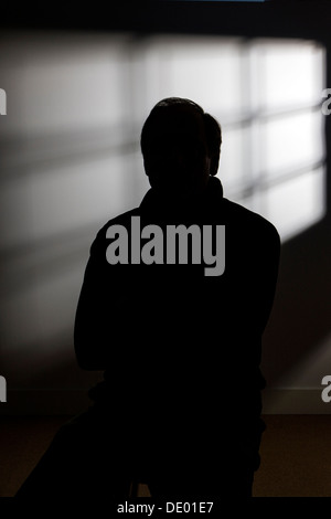 Dramatische Silhouette Studio-Porträt des Mannes Stockfoto