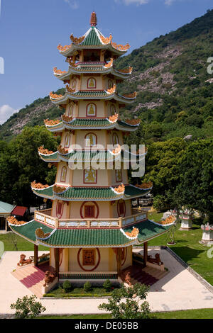 Pagode in der Cao Dai Tempel in Tay Ninh, Vietnam, Suedosasien Stockfoto