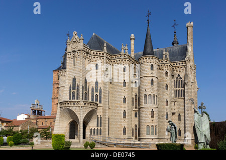 Der bischöfliche Palast Astorga ist ein Gebäude, entworfen von dem spanischen Architekten Antoni Gaudí. Stockfoto
