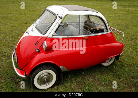 BMW Isetta, rot und weiß Stockfoto