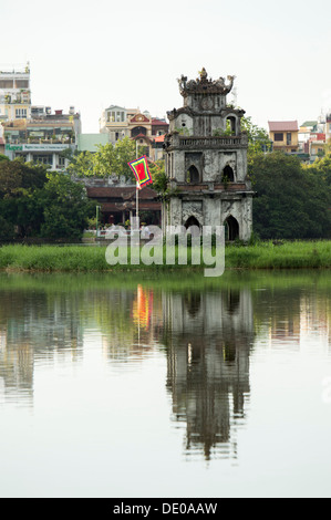 Die Ansicht der Ngoc Son Tempel im Hoan-Kiem-See, Hanoi, Vietnam Stockfoto