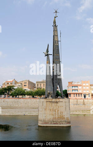 Kriegsdenkmal in der Ebro Fluss, Tortosa, Tarragona Provinz, Katalonien, Spanien, Europa, PublicGround Stockfoto