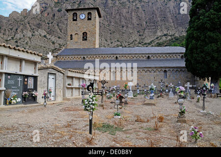 Der Friedhof und die Kirche, Dorf Sopeira, Pyrenäen, Huesca Provinz, Aragon, Spanien, PublicGround Stockfoto