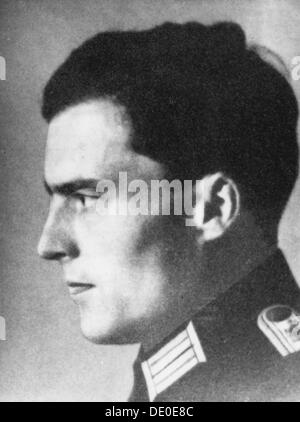 Claus Schenk Graf von Stauffenberg, deutscher Offizier in der Armee, c 1930 s-c 1940er. Artist: Unbekannt Stockfoto