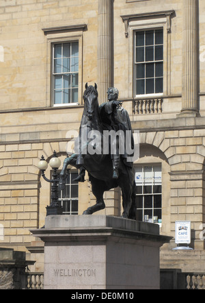 Wellington Denkmal außerhalb General Register House, Princes Street, Edinburgh, Schottland, UK Stockfoto