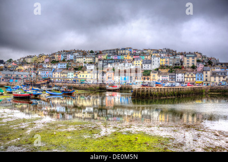 Brixham Angeln Hafenstadt in Devon bei Ebbe in HDR Stockfoto