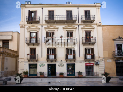 Piazza Principale - Piazza della Repubblica della "Loggia" in Marsala in der Provinz von Trapani, Sizilien. Stockfoto